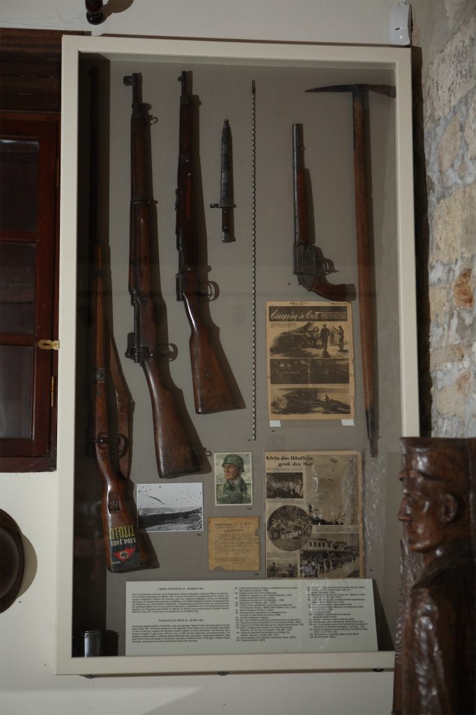 Προθήκη για την Μάχη της Κρήτης