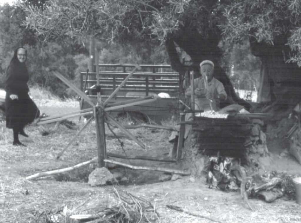 The silk-reeler Giannis Micheloudakis