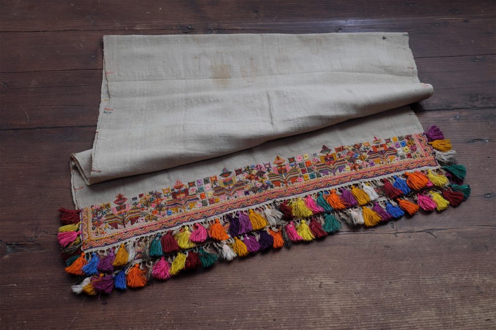 Πετσέτα κεντητή, δώρο γάμου