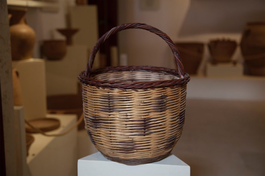 Καλάθι με χερούλι